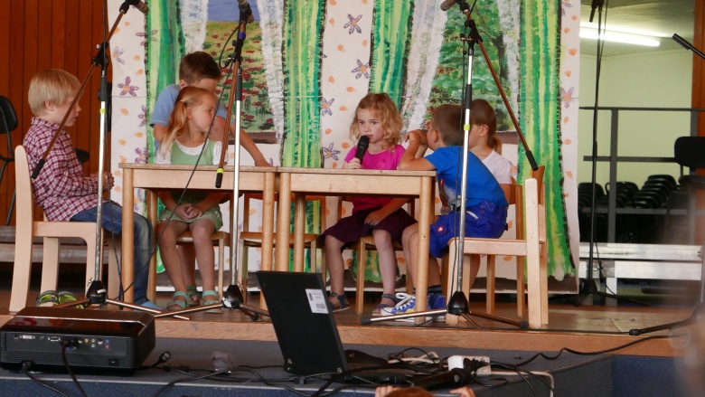 Lilli und ihre vergessliche Oma- - CJD Kindergarten Rauschendorf, Uraufführung des Singspiels zum Pixi-Buch des Bundesministeriums für Familie, Senioren, Frauen und Jugend